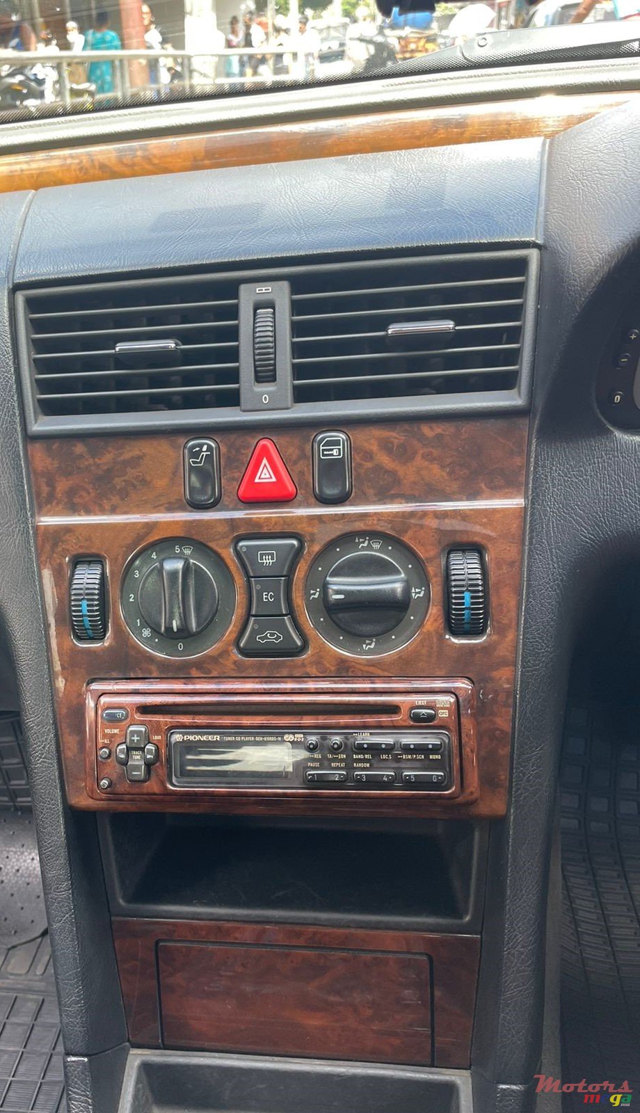 1996' Mercedes-Benz 250 None photo #1