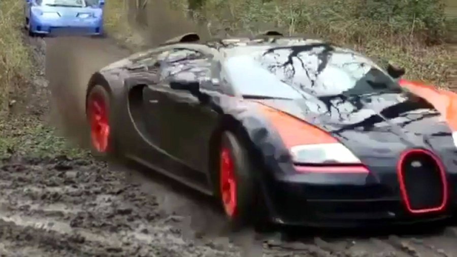 Bugatti Veyron And Other Supercars Go Off-Roading In Crazy Vid