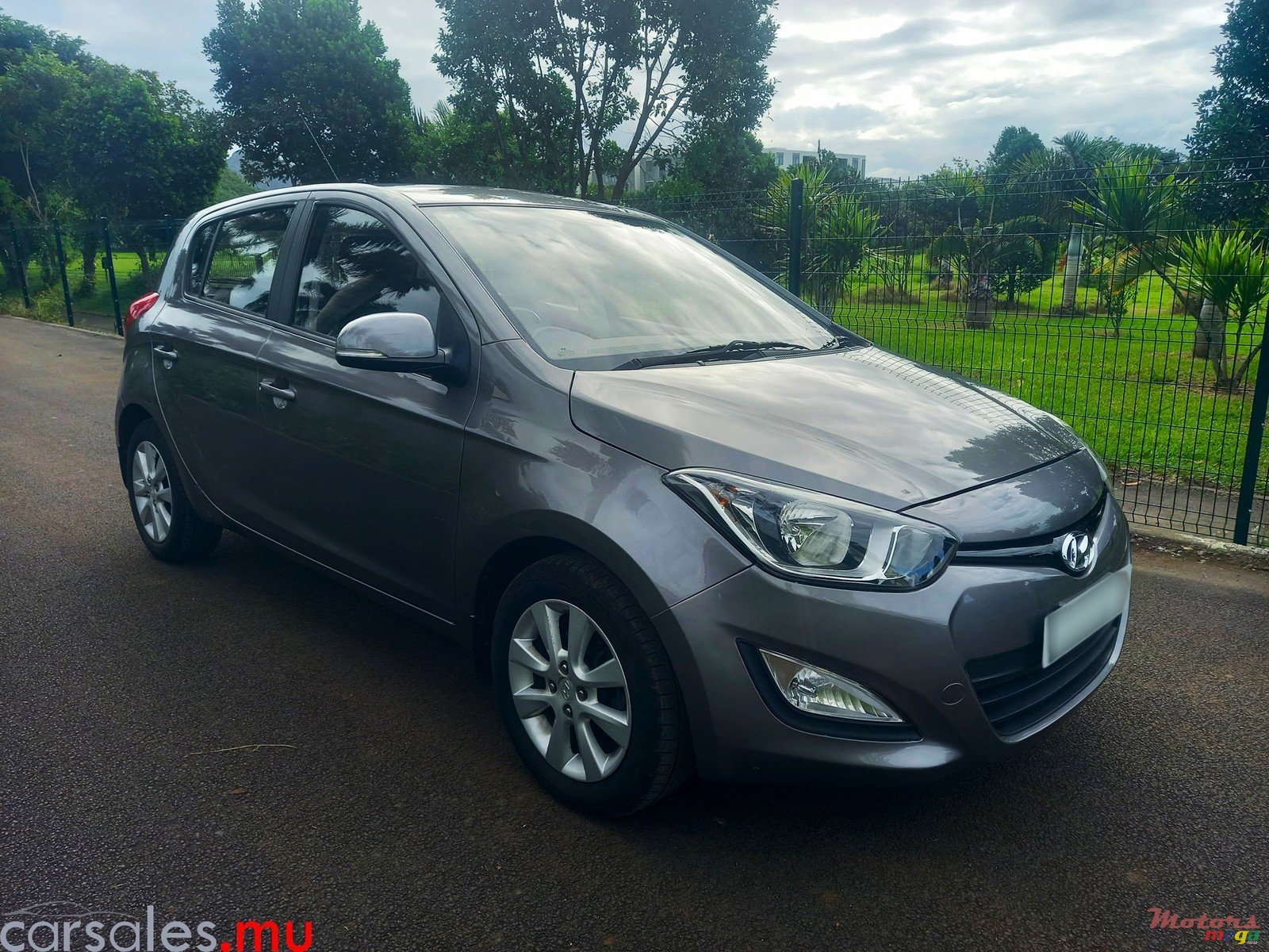 2013' Hyundai i20 1.2 Hatchback photo #1