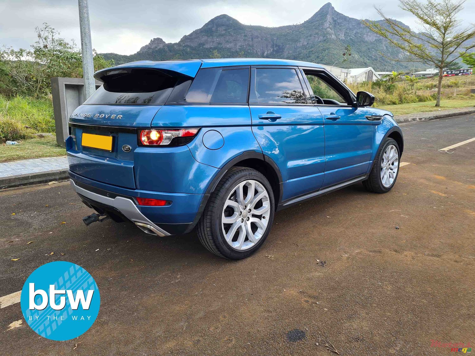 2014' Land Rover Range Rover Evoque photo #3