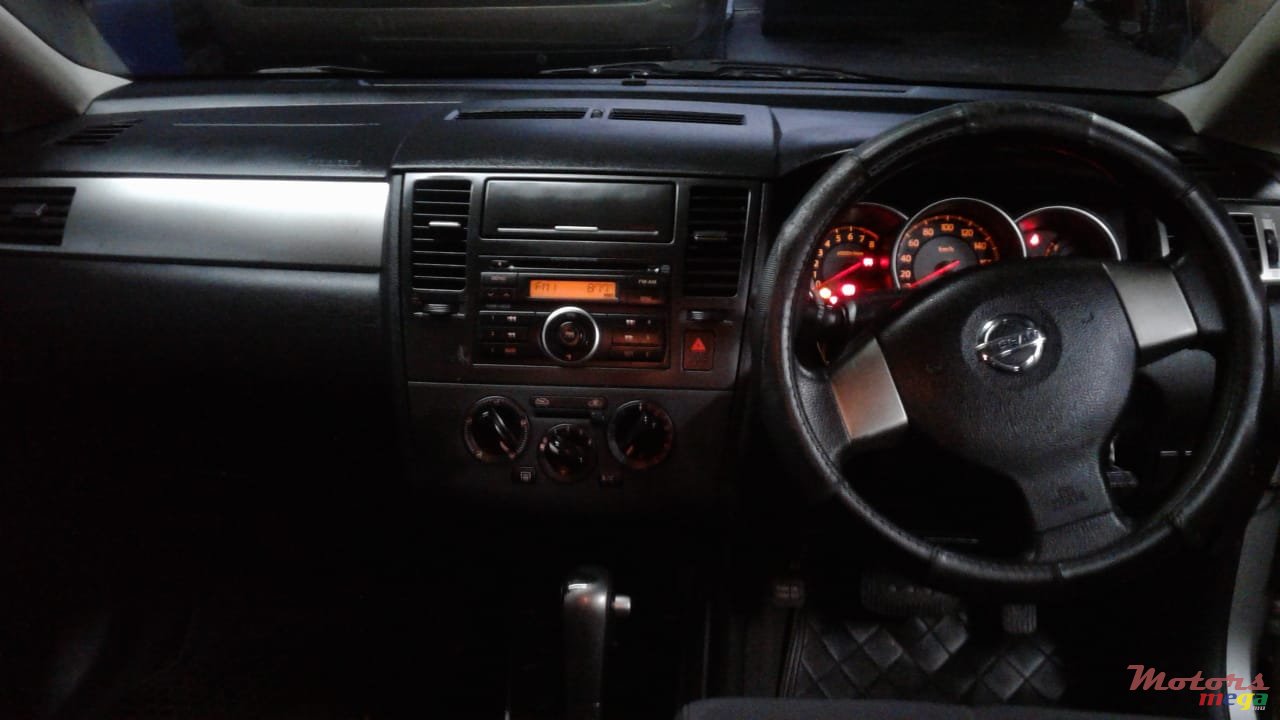 2006' Nissan Tiida photo #5