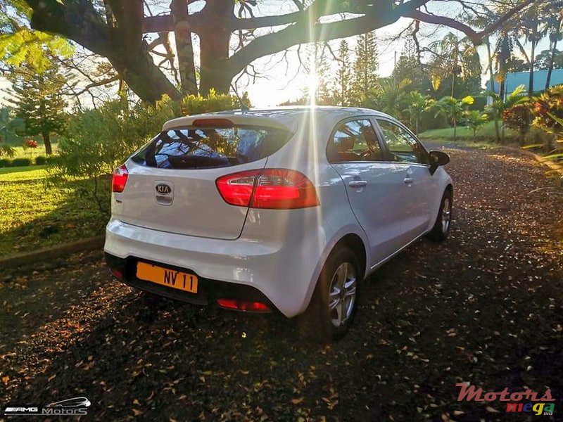 2011' Kia Rio photo #5