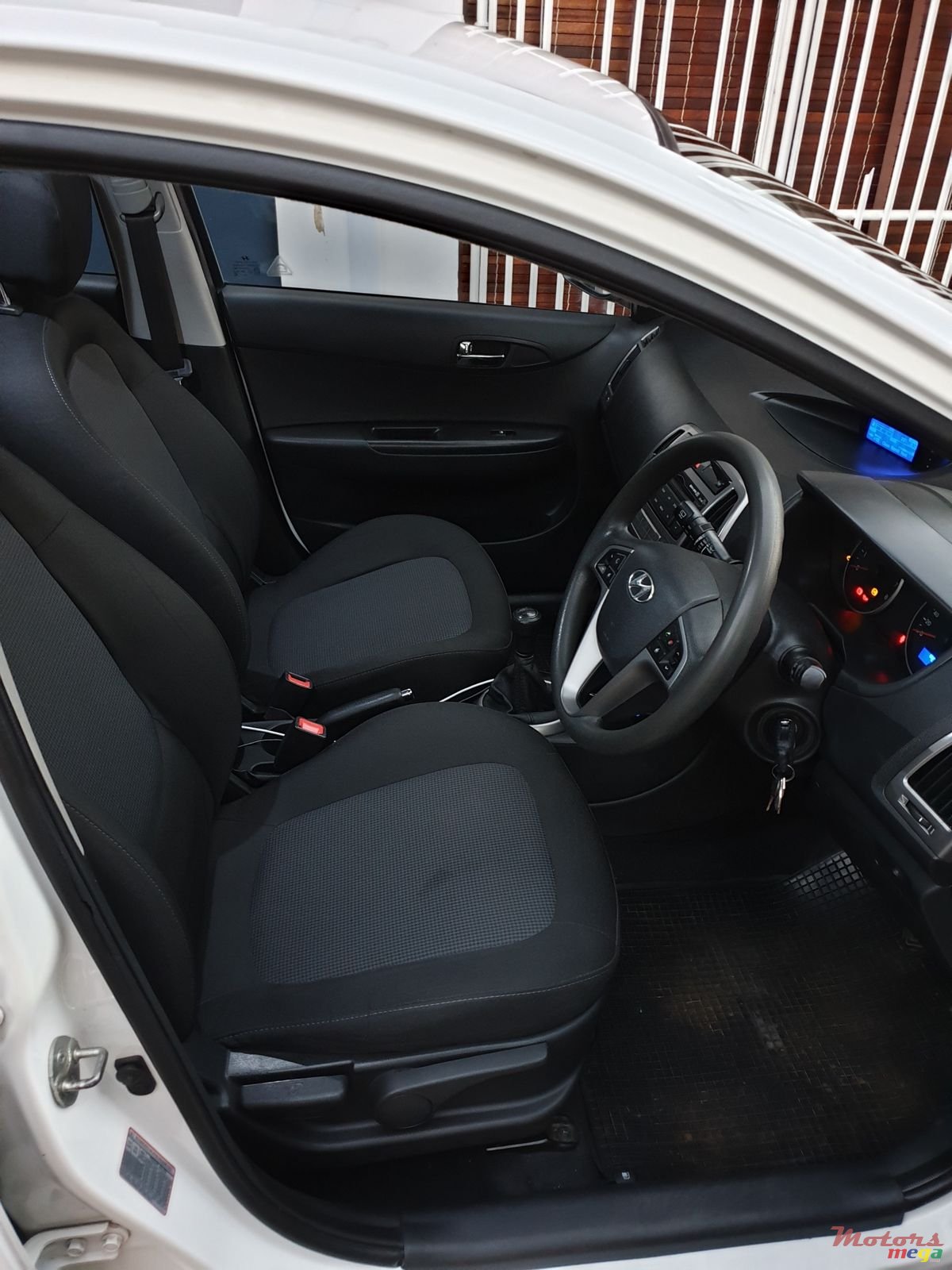 2013' Hyundai i20 photo #4