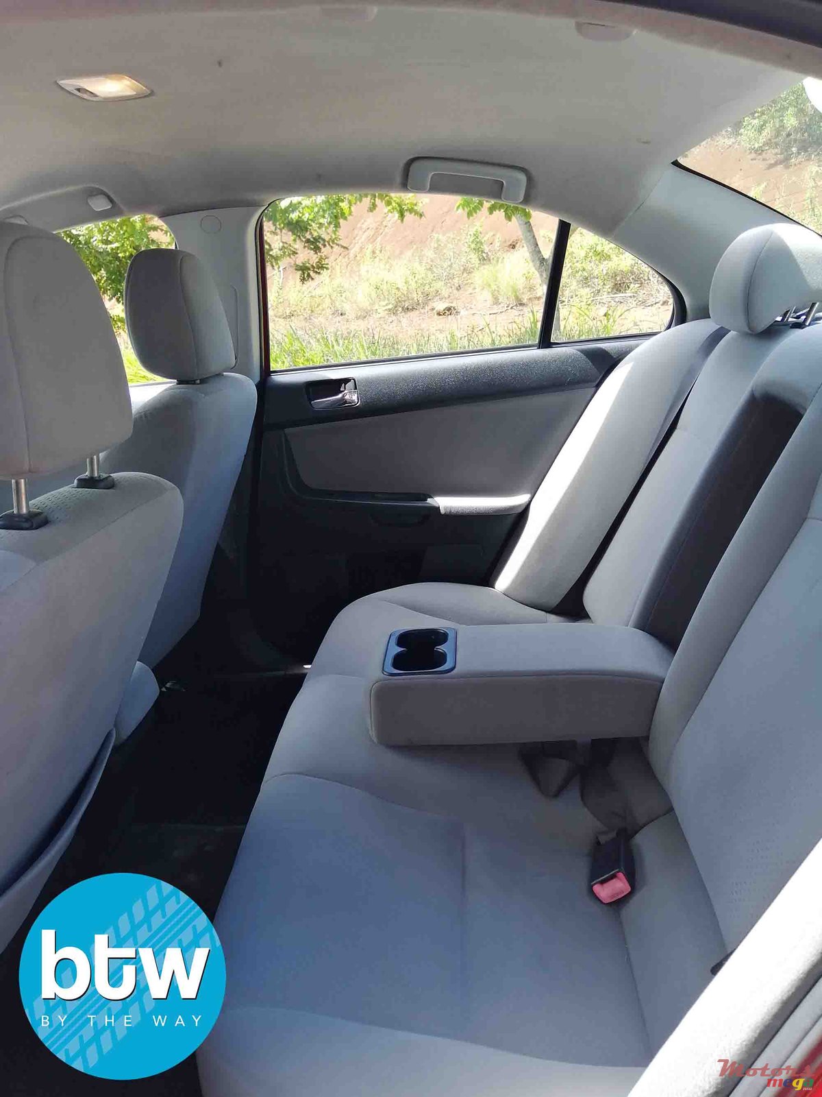 2009' Mitsubishi Lancer Ex photo #3