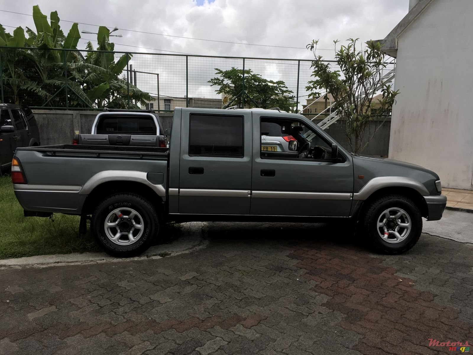 2000' Isuzu KB Series for sale. Rose Hill - Quatres Bornes,