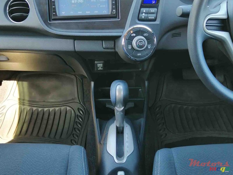 2011' Honda Insight Hybrid photo #4