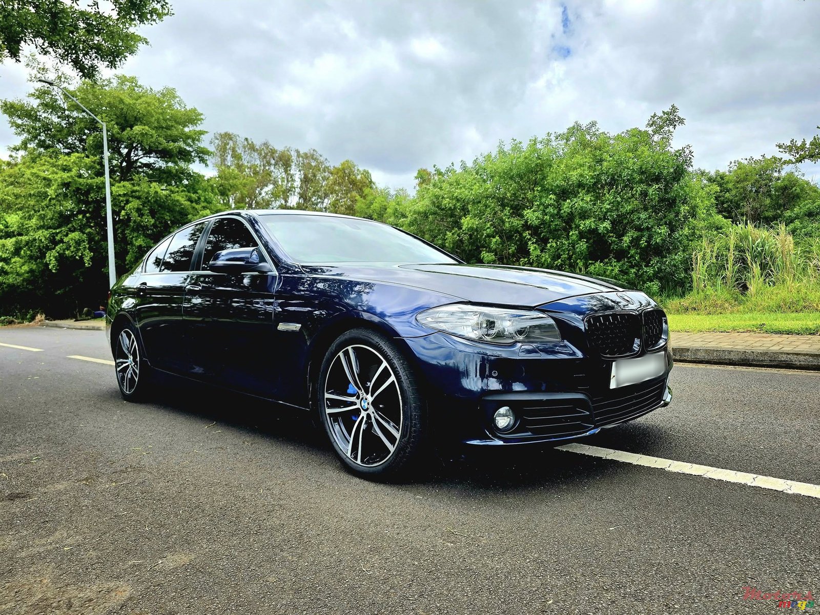 2015' BMW 520 photo #2