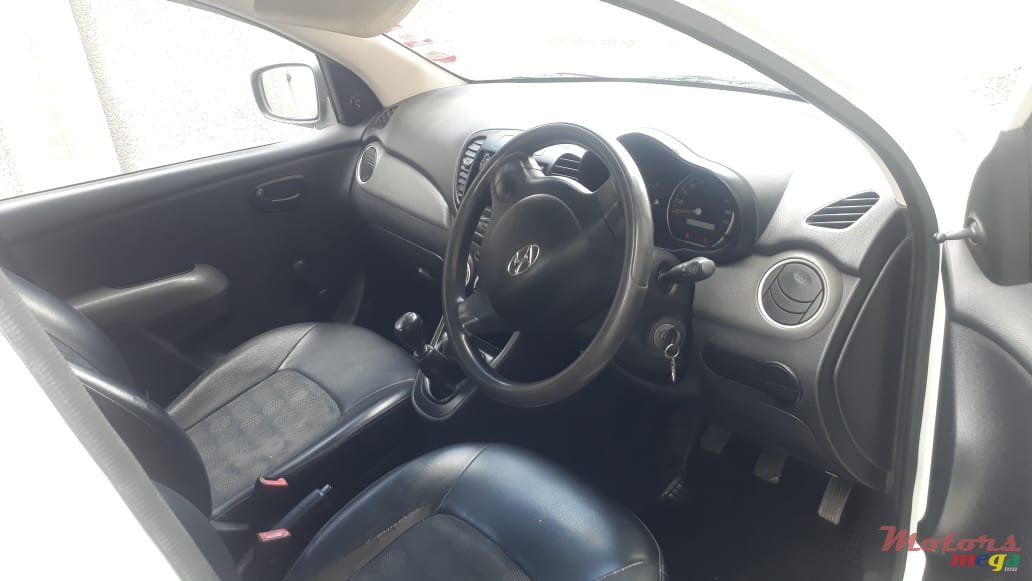 2010' Hyundai i10 photo #5