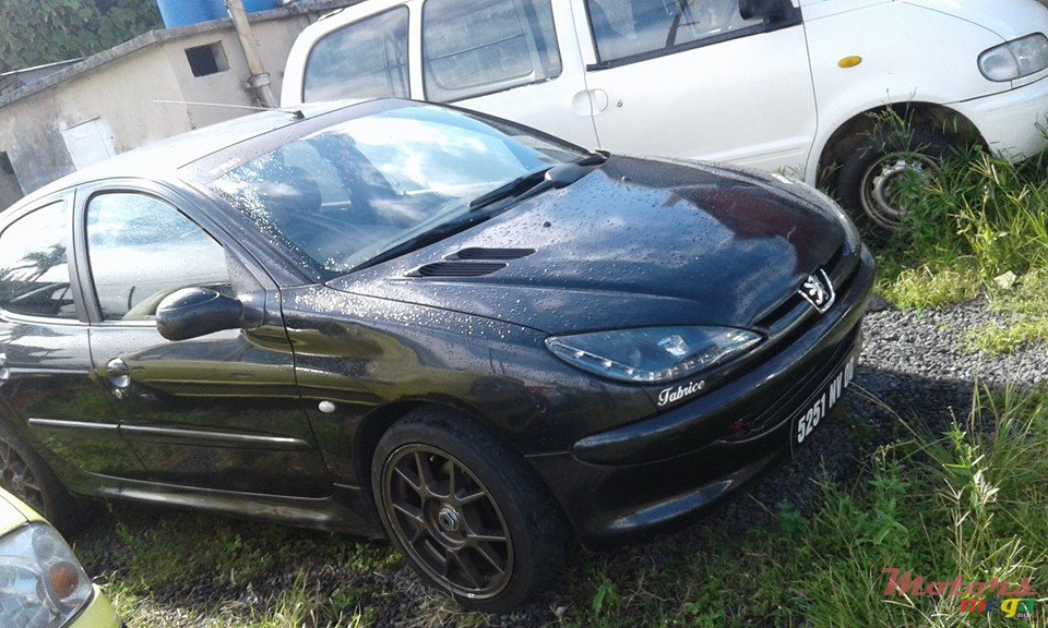 2000' Peugeot 206 photo #1