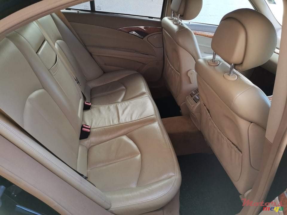 2007' Mercedes-Benz E-Class E200 photo #5