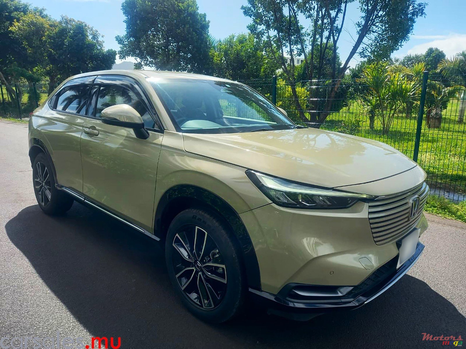 2021' Honda Vezel Z E-HEV 1.5 Hybrid photo #2