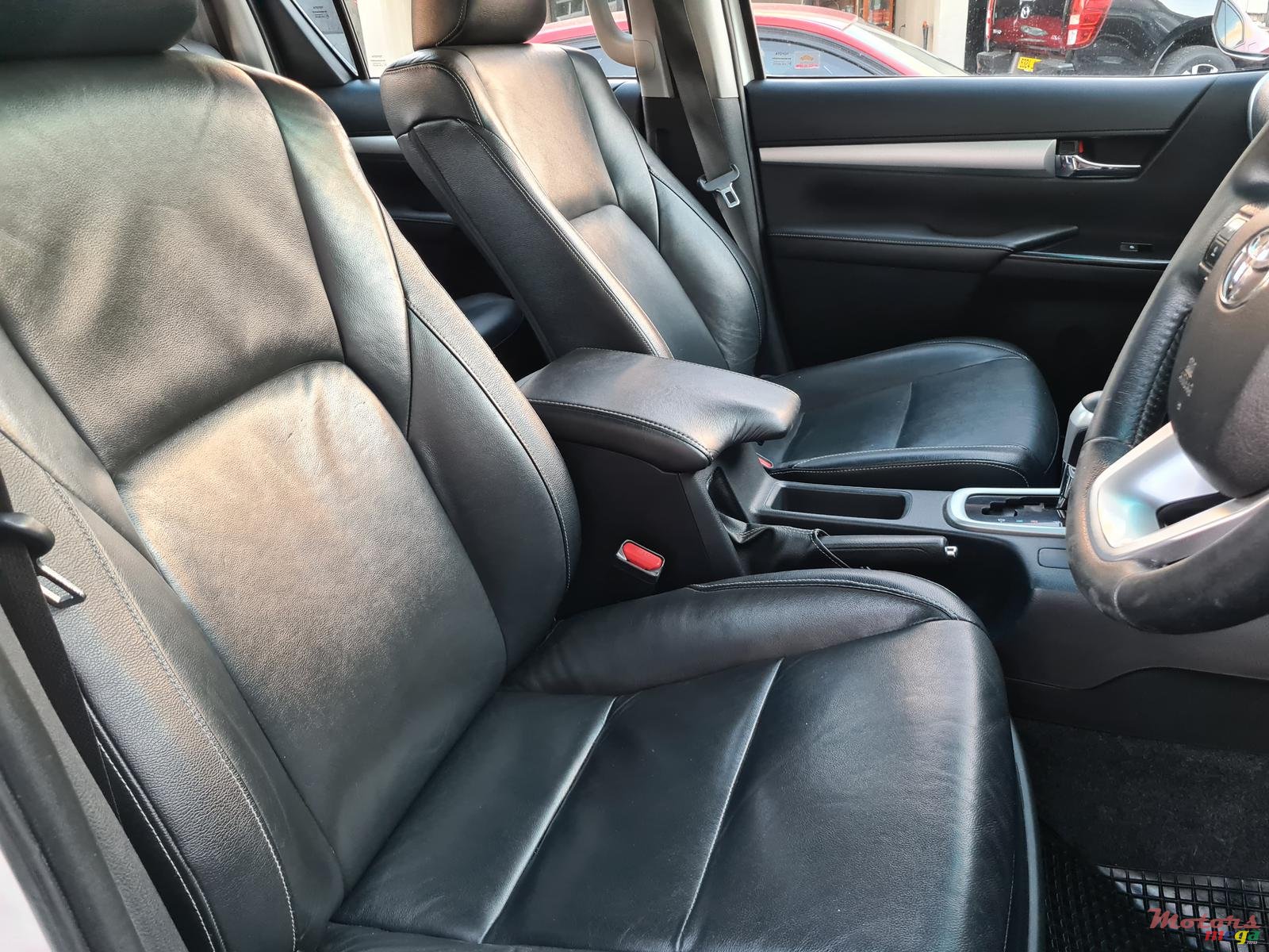 2016' Toyota Raider 3.0 automatic photo #6