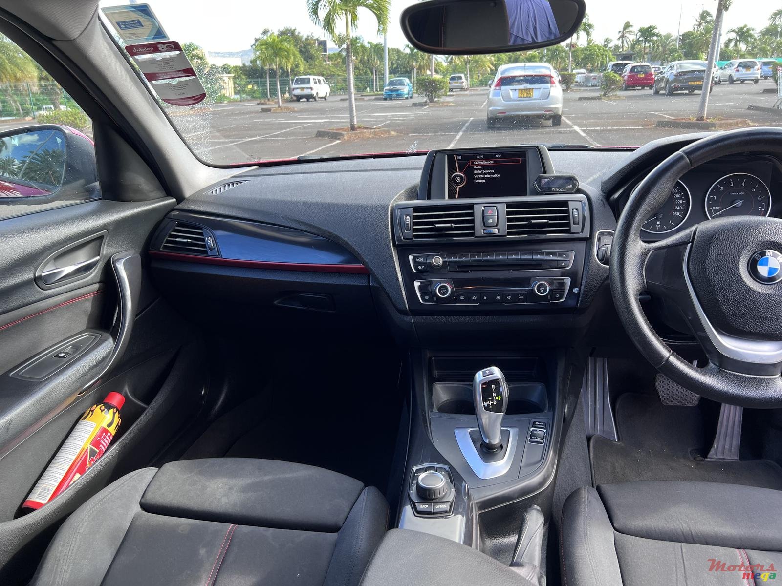 2011' BMW 1 Series photo #3