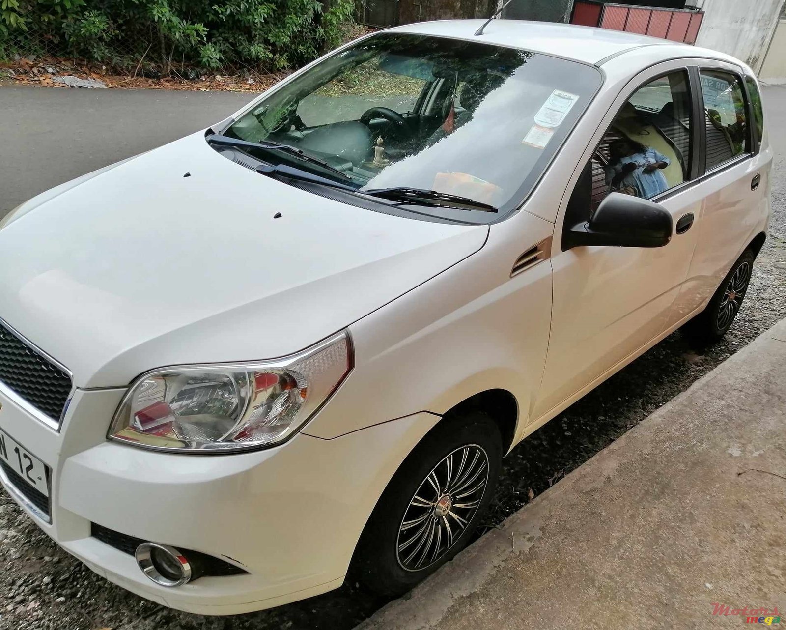 2012' Chevrolet Aveo None photo #3