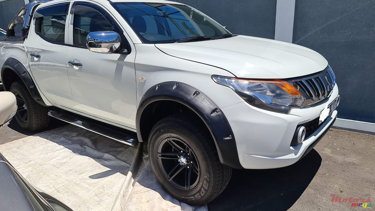 2017' Mitsubishi L 200 photo #2