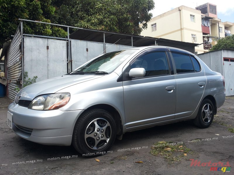 2000' Toyota Platz photo #1