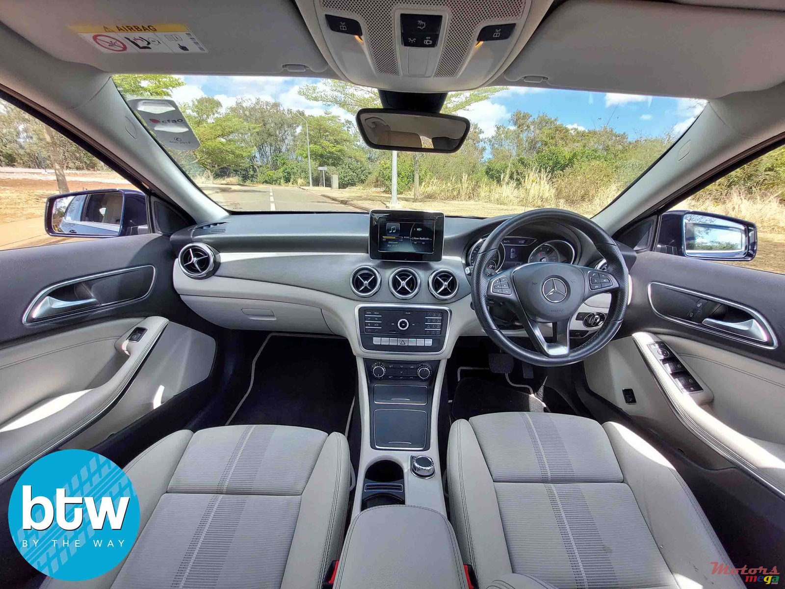 2017' Mercedes-Benz GLA-Class photo #6