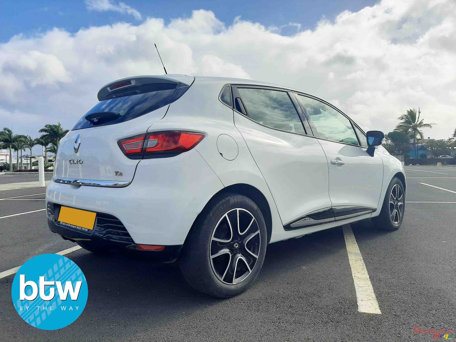 2015' Renault Clio photo #3