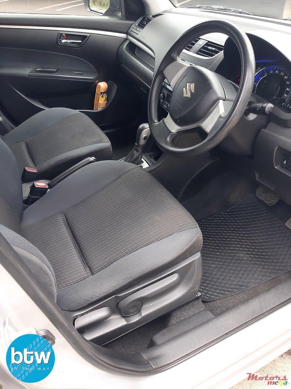 2014' Suzuki Swift photo #5