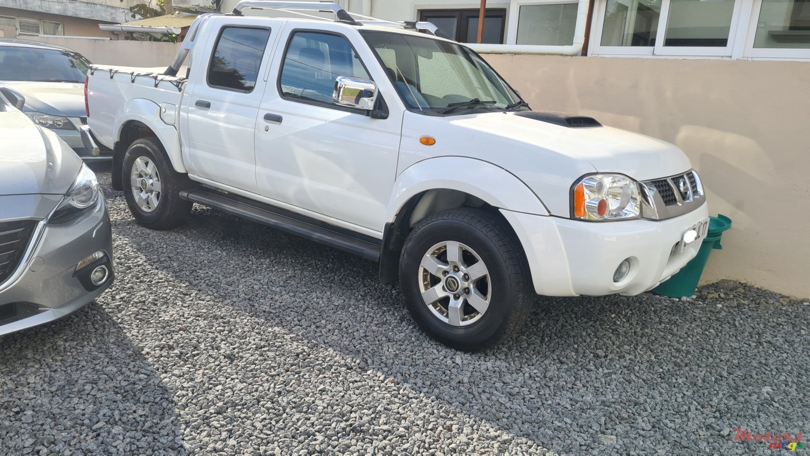 2017' Nissan NP300 Hardbody photo #1