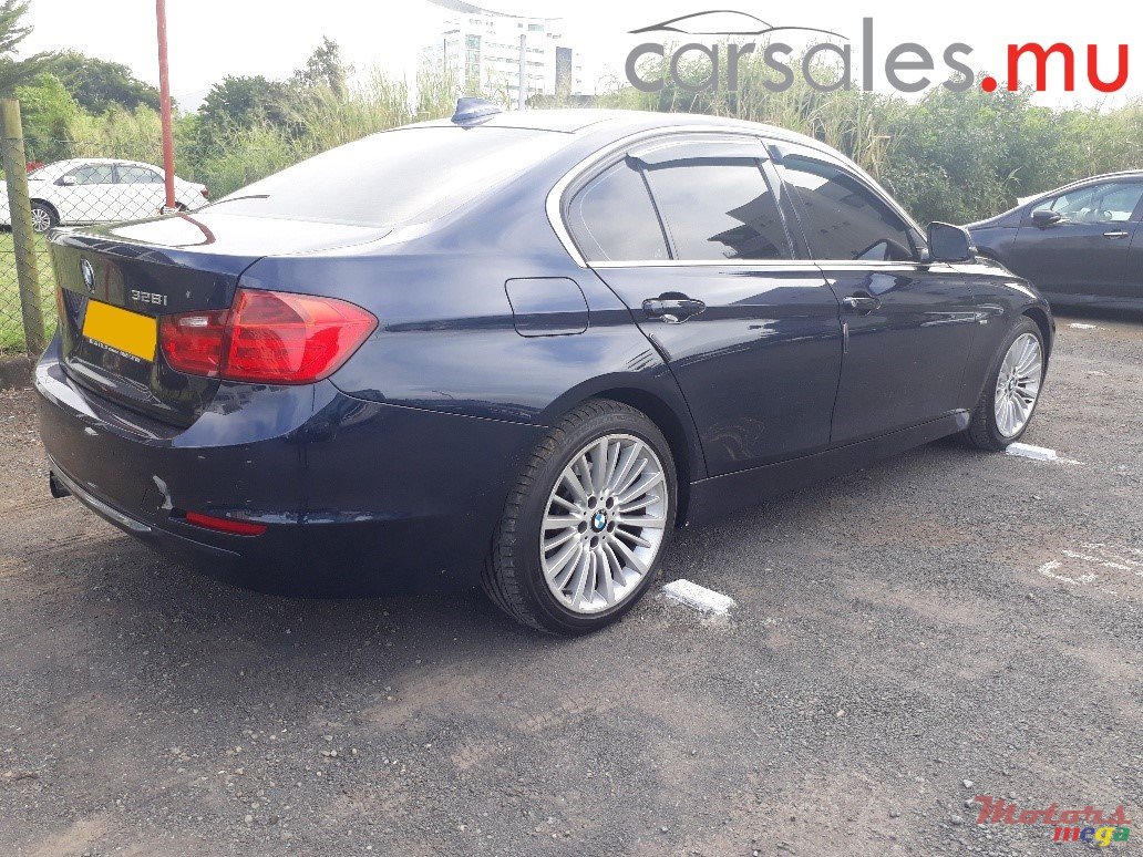 2012' BMW 328 Luxury Line photo #4