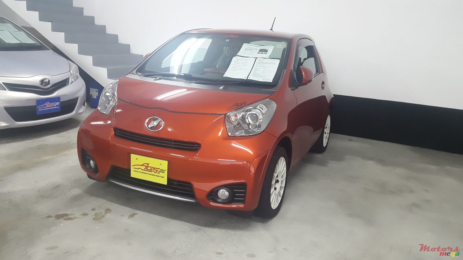 2012' Toyota iQ photo #1