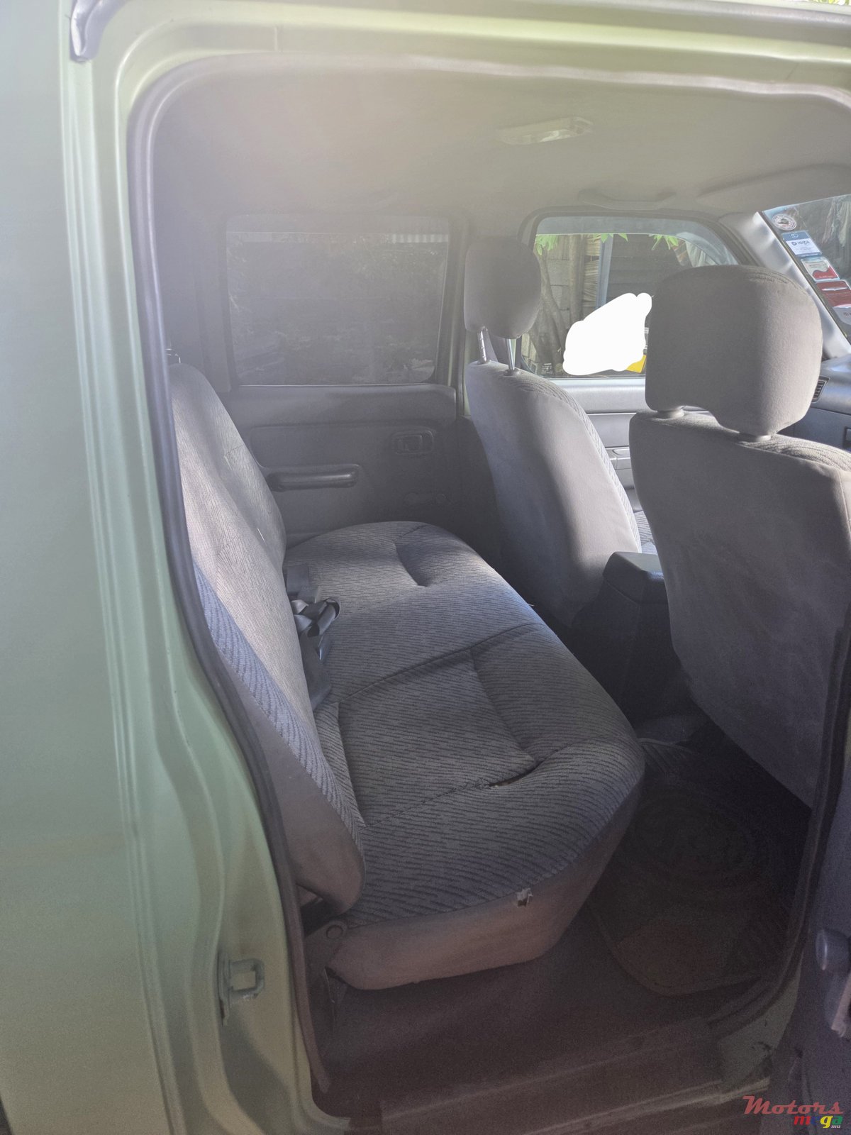 1998' Nissan Pickup photo #5