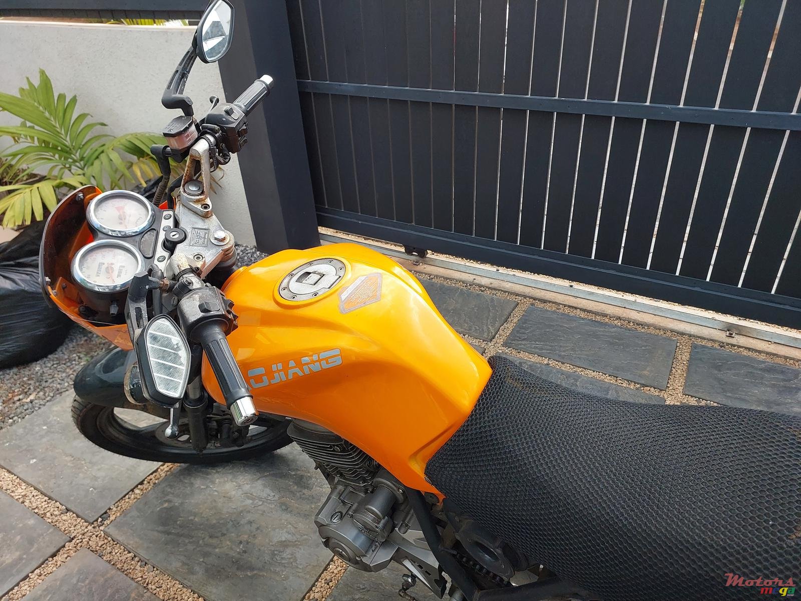 2015' Haojue Haojiang HJ125 photo #2