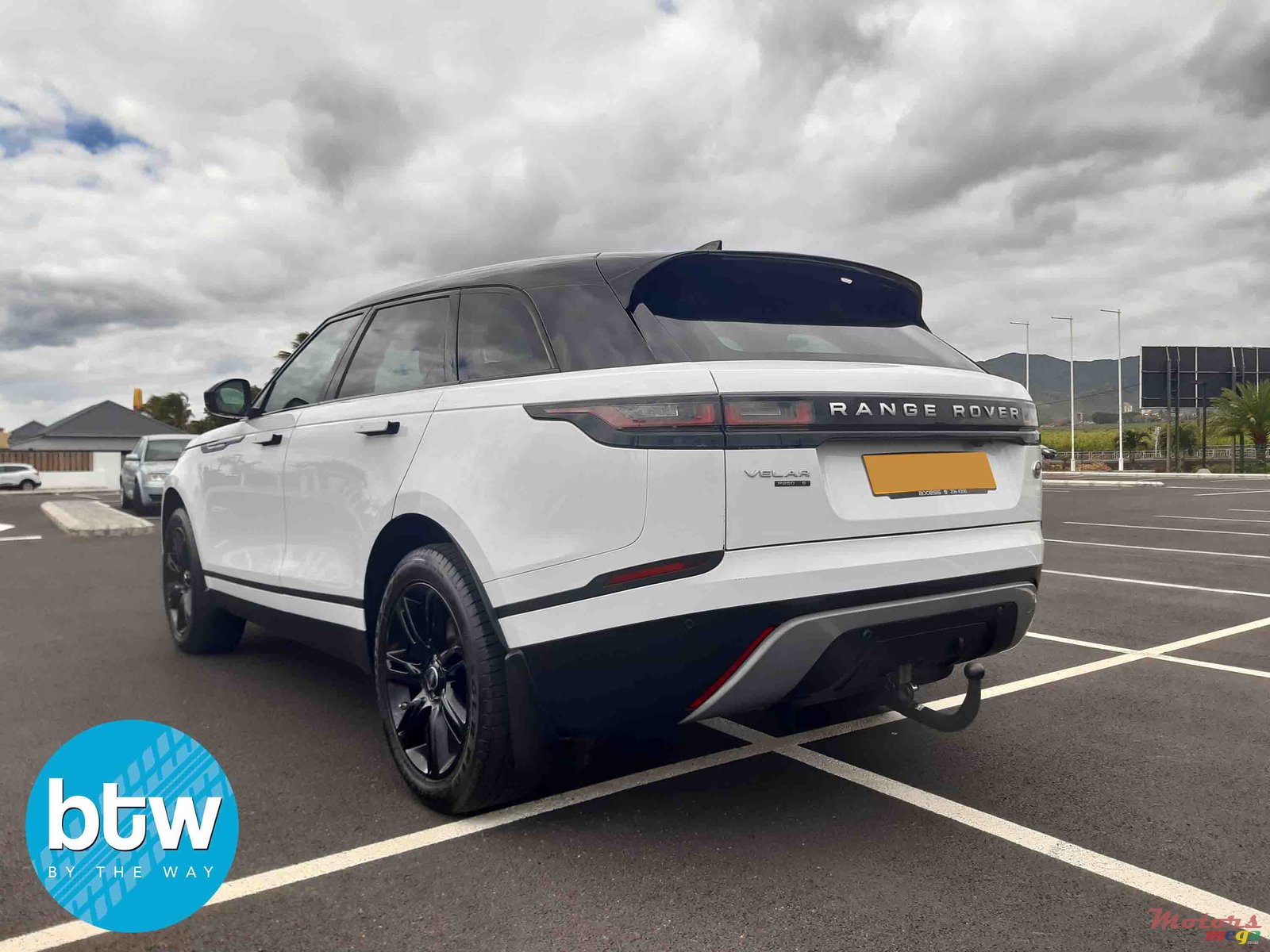 2018' Land Rover Range Rover photo #3