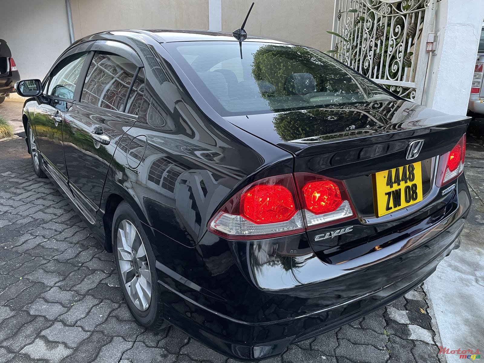 2008' Honda Civic hybrid photo #4