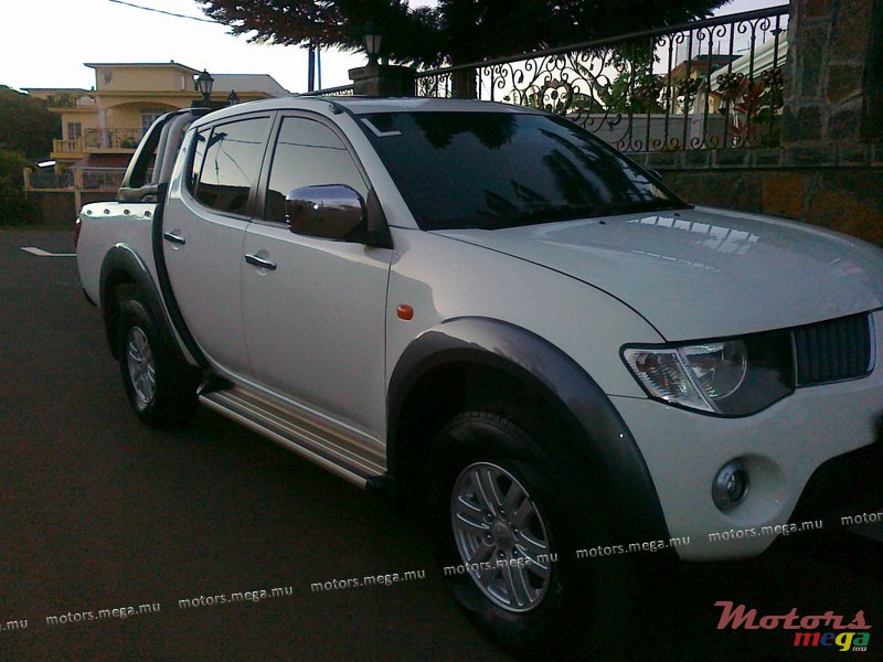 2009' Mitsubishi sportero photo #1