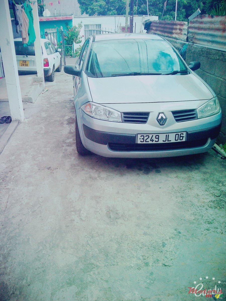 2006' Renault Megane photo #1