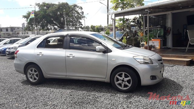 2007' Toyota Belta photo #4