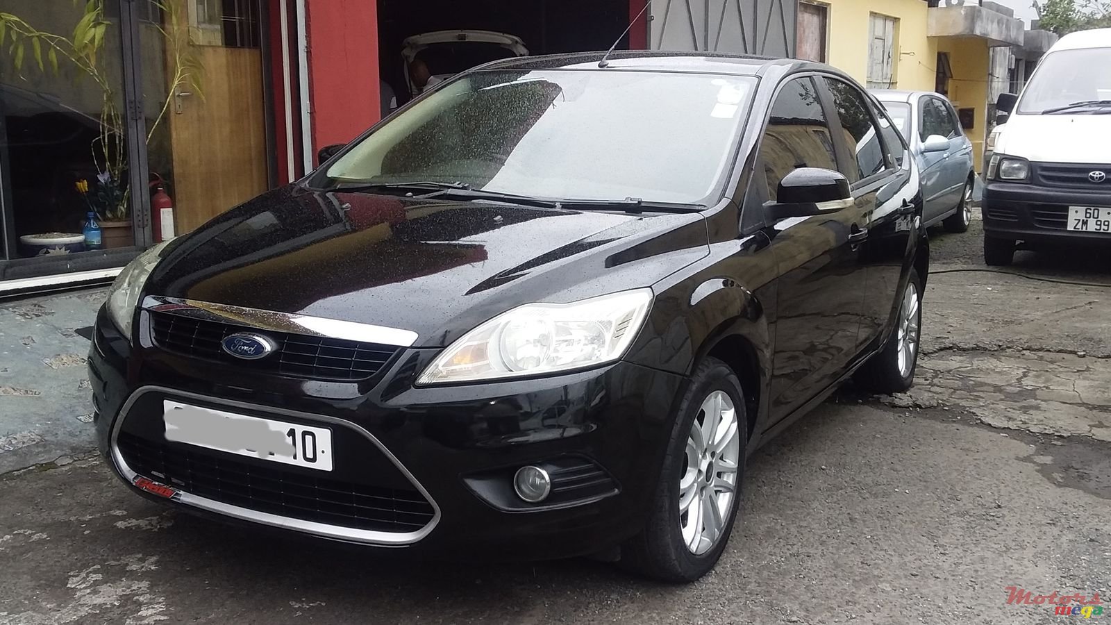 2010' Ford Focus photo #2