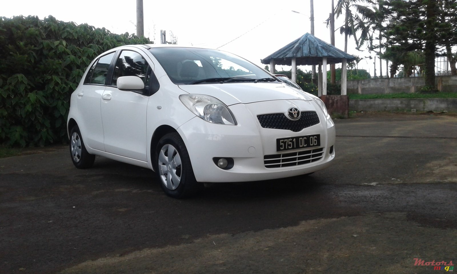 2006' Toyota Yaris photo #1