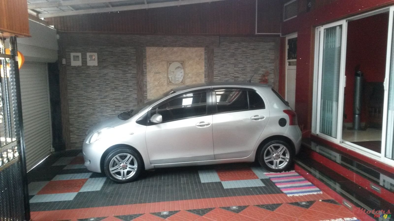 2007' Toyota Yaris photo #1