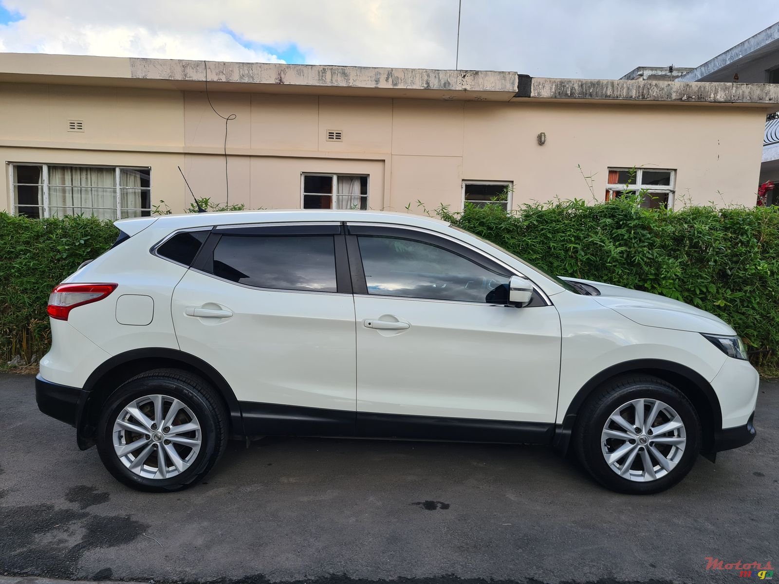 2015' Nissan Qashqai Acenta Automatic photo #5