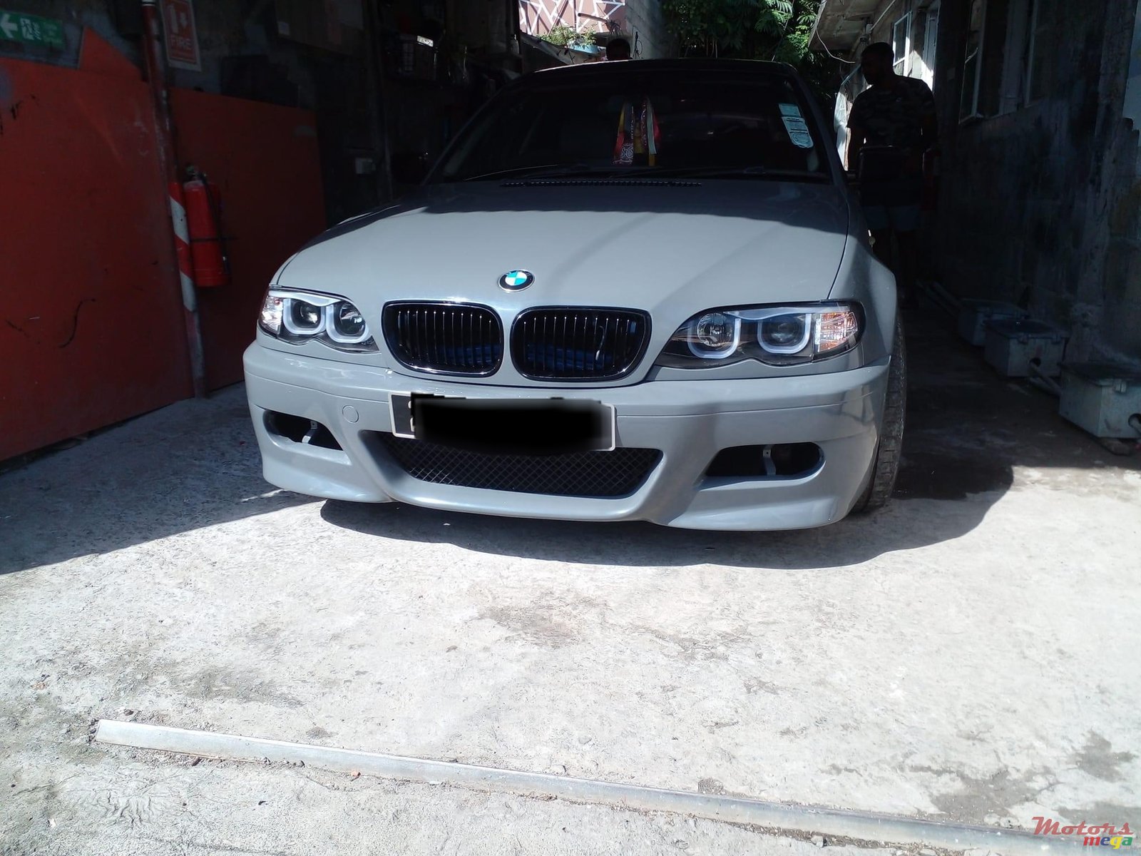 2003' BMW 1 Series 3 Door photo #5