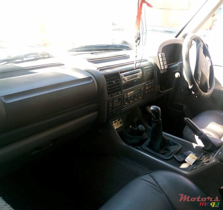 2001' Land Rover Discovery photo #3