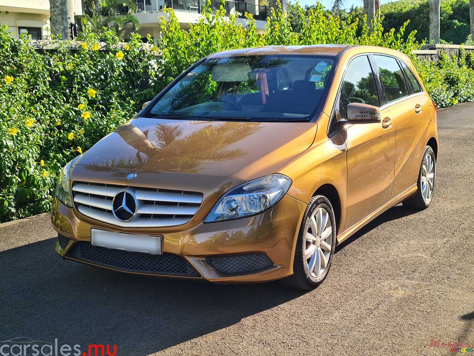 2014' Mercedes-Benz B 200 photo #3