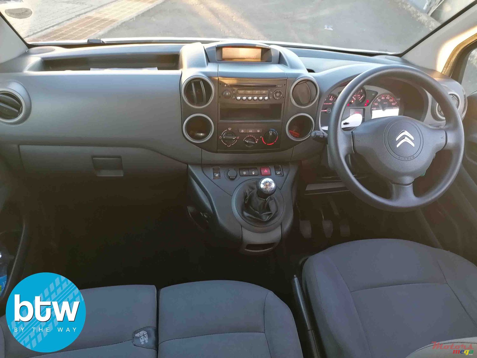 2014' Citroen Berlingo photo #6