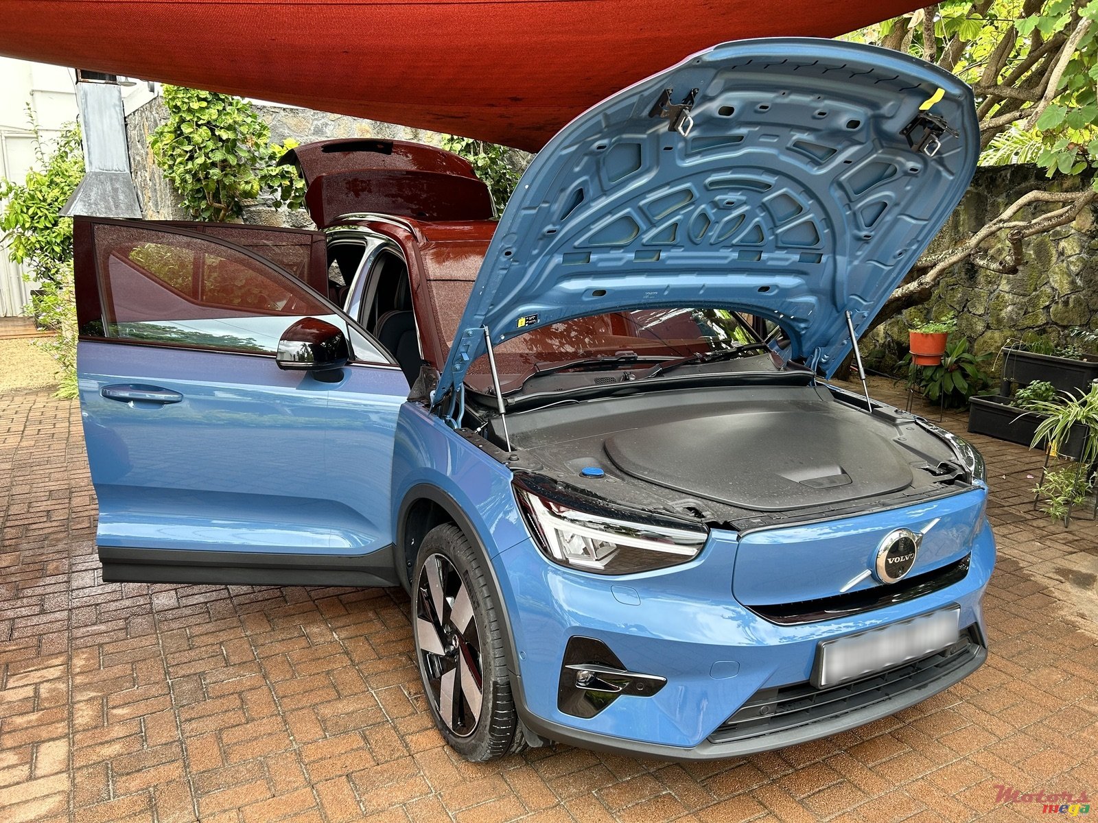 2023' Volvo XC40 Recharge Twin photo #7