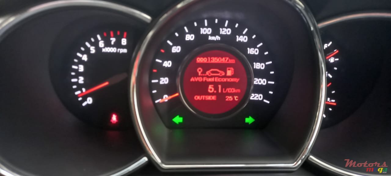 2013' Kia Rio photo #2