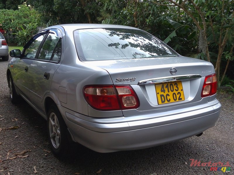 2002' Nissan Sunny photo #1