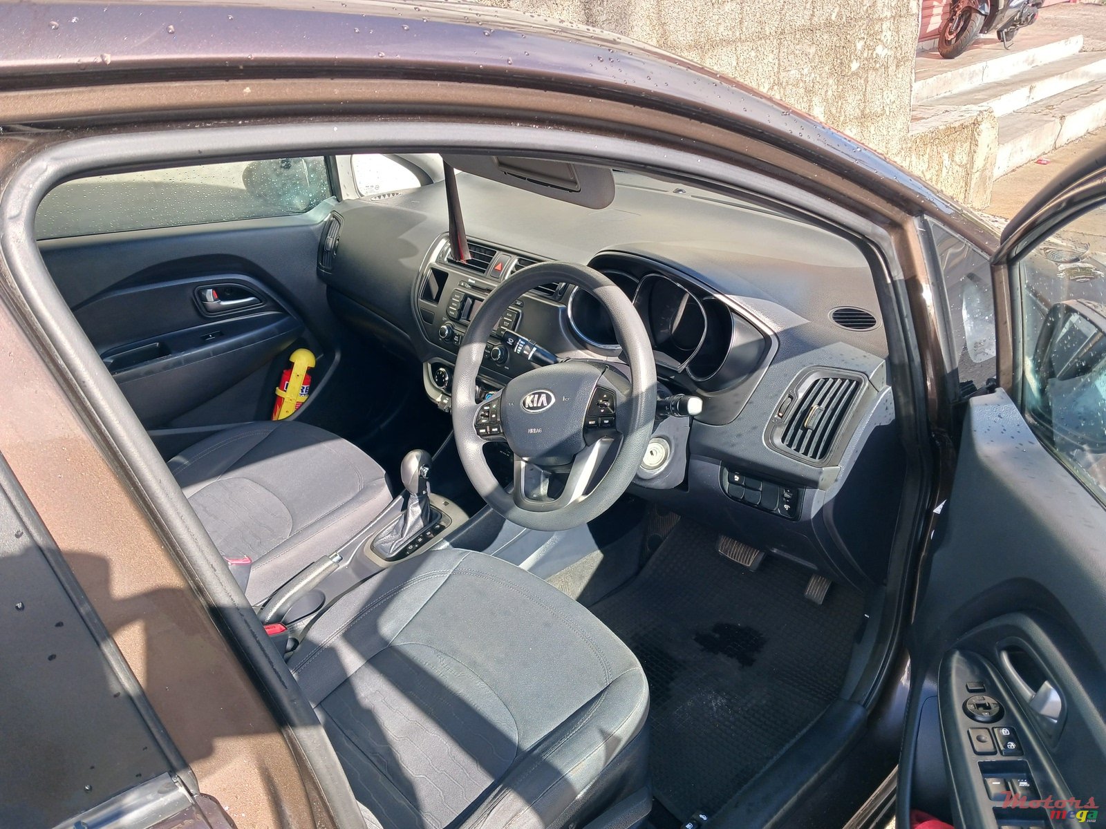 2013' Kia Rio photo #6