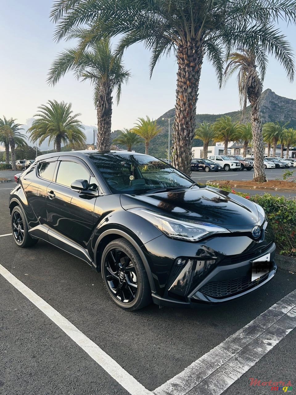 2020' Toyota C-HR photo #3
