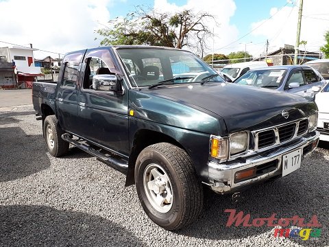 1993' Nissan 4x4 photo #3