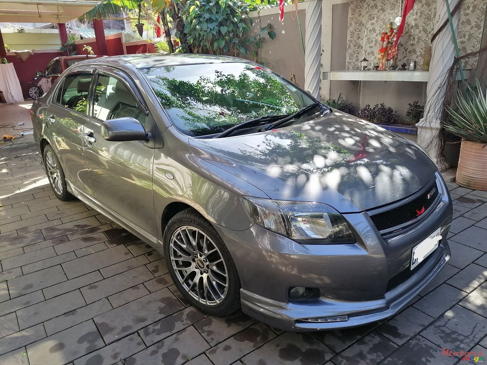 2006' Toyota Axio photo #2