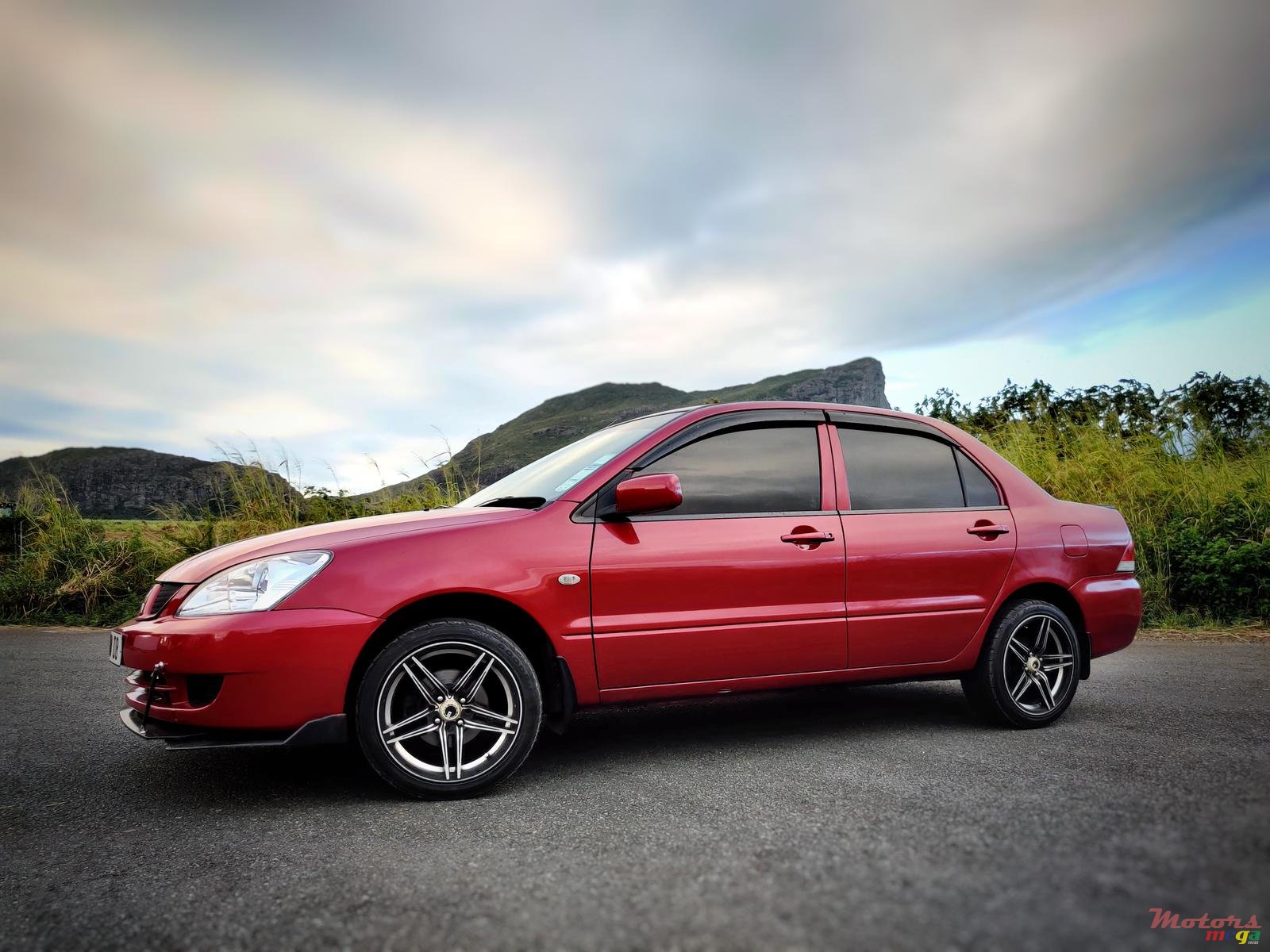 2008' Mitsubishi Lancer photo #1