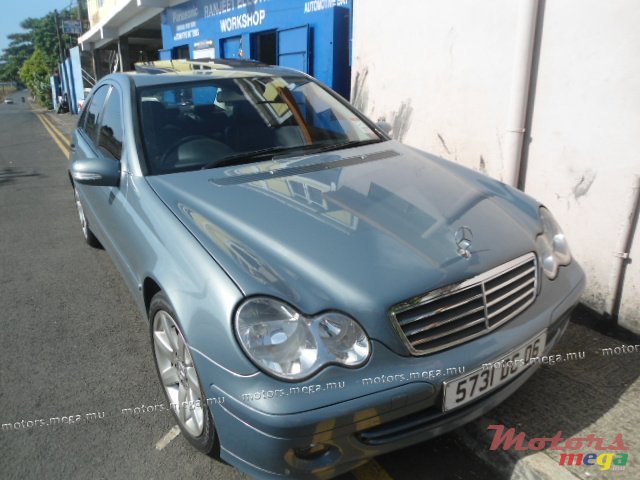 2006' Mercedes-Benz c180 photo #1